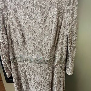 Elegant Lace Midi Dress in Cream